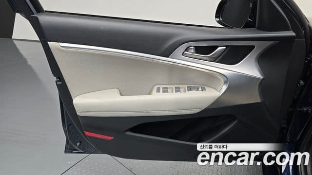 Genesis G70 2019 — Photo 27/35