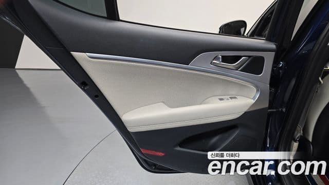 Genesis G70 2019 — Photo 33/35