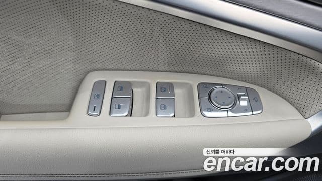 Genesis G70 2019 — Photo 24/35