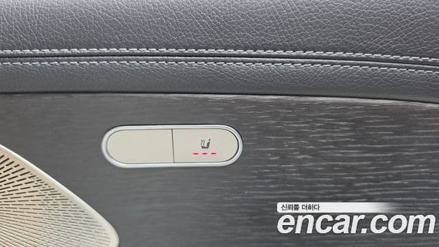 Mercedes-Benz GLE-Class 2023 — Photo 16/20
