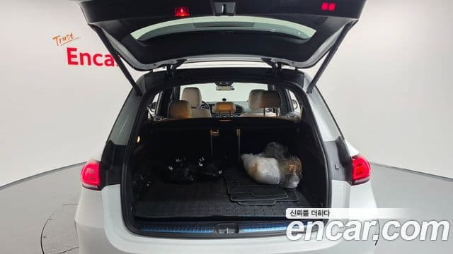Mercedes-Benz GLE-Class 2023 — Photo 10/20