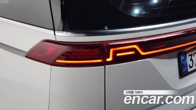 Kia Carnival 2021 — Şəkil 19/36