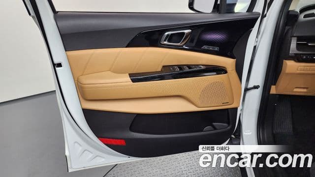 Kia Carnival 2021 — Şəkil 31/36