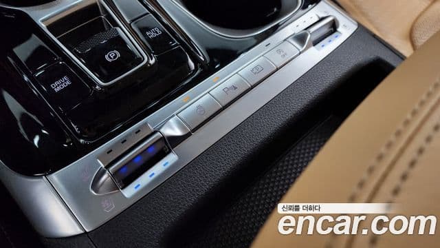 Kia Carnival 2021 — Şəkil 28/36