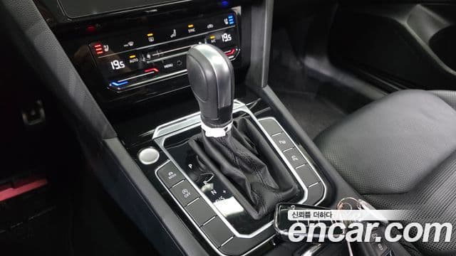 Volkswagen Arteon 2022 — ფოტო 23/31