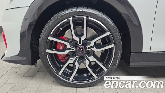 Mini Cooper S 2025 — Photo 5/20