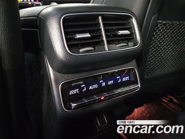Mercedes-Benz GLE-Class 2023 — Photo 19/20