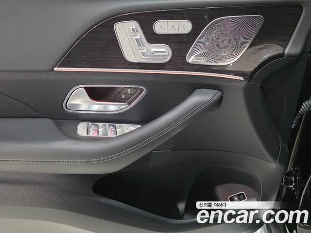 Mercedes-Benz GLE-Class 2023 — Photo 16/20