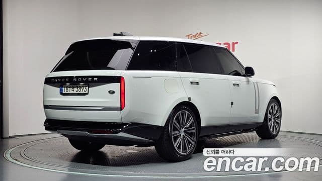 Land Rover Range Rover 2023 — Фото 2/20