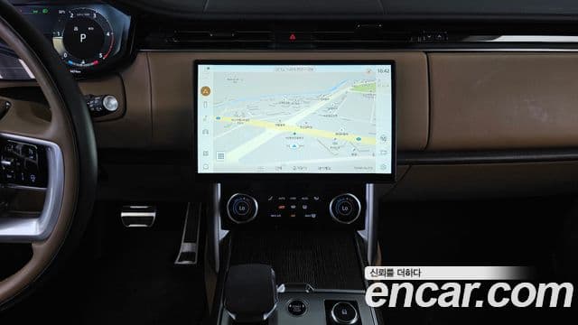 Land Rover Range Rover 2023 — Фото 14/20