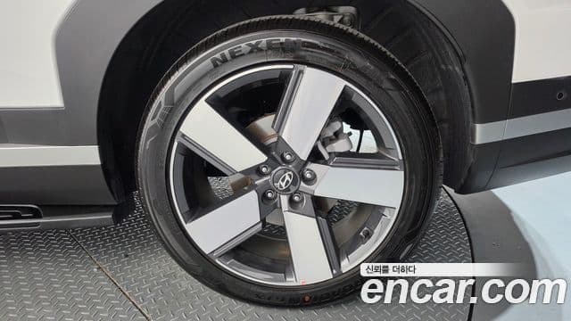 Hyundai Santa Fe 2025 — Photo 8/34
