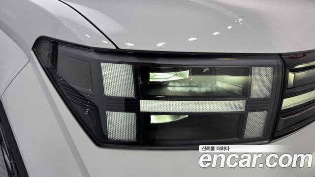 Hyundai Santa Fe 2025 — Photo 28/34