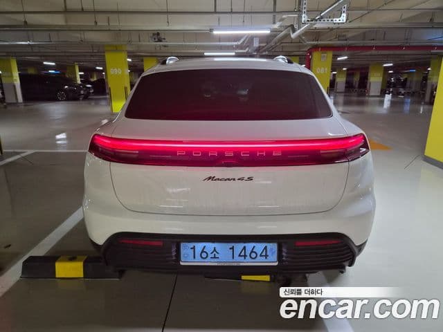 Porsche Macan EV 2025 — Şəkil 18/18