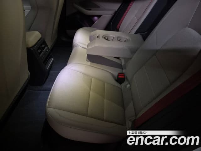 Porsche Macan EV 2025 — Şəkil 13/18
