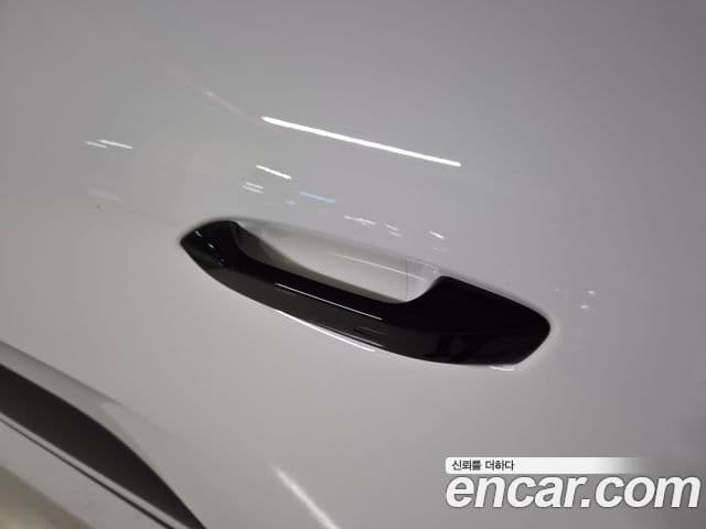 Porsche Macan EV 2025 — Şəkil 14/18