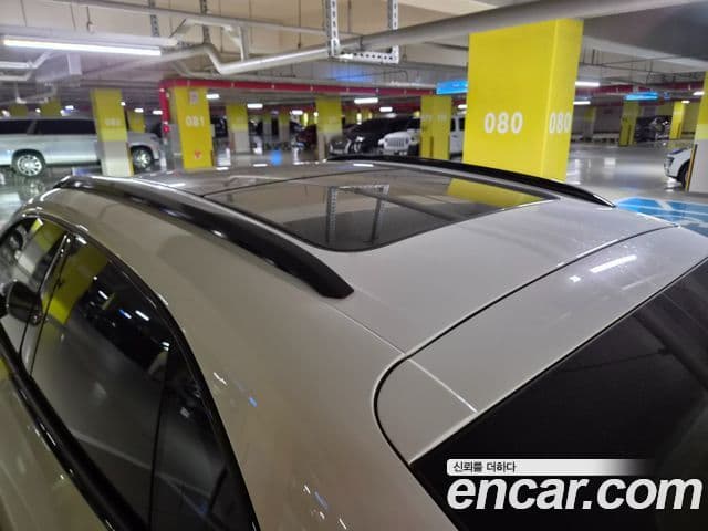 Porsche Macan EV 2025 — Şəkil 10/18