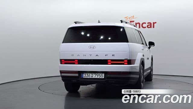 Hyundai Santa Fe 2023 — ფოტო 32/34