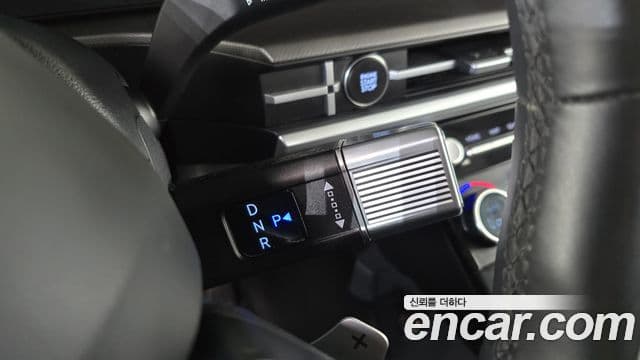 Hyundai Santa Fe 2023 — ფოტო 25/34