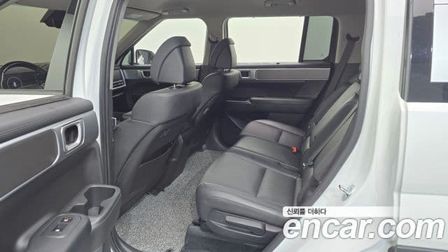 Hyundai Santa Fe 2023 — ფოტო 8/34