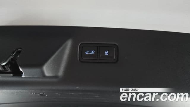 Hyundai Santa Fe 2023 — ფოტო 20/34