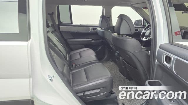 Hyundai Santa Fe 2023 — ფოტო 31/34