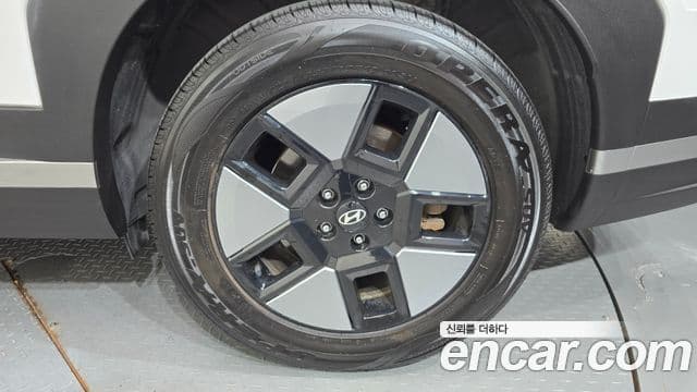 Hyundai Santa Fe 2023 — ფოტო 29/34