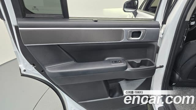Hyundai Santa Fe 2023 — ფოტო 17/34