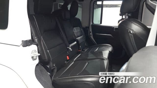 Jeep Wrangler 2021 — ფოტო 3/32