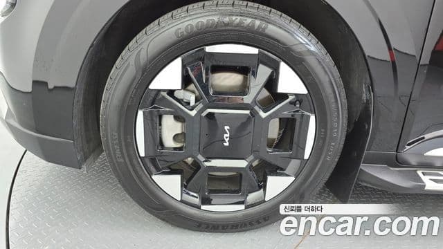 Kia Carnival 2023 — Фото 5/20