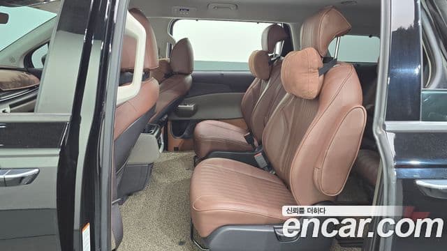 Kia Carnival 2023 — Фото 11/20