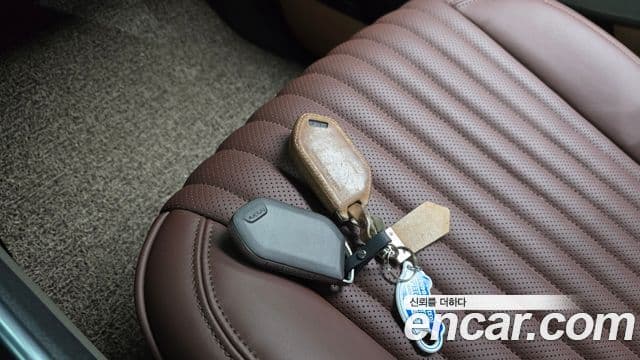 Kia Carnival 2023 — Фото 15/20
