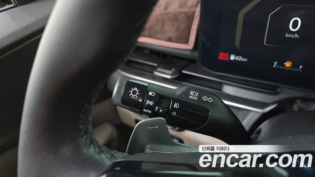 Kia Carnival 2023 — Фото 19/20