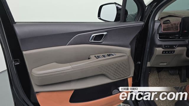 Kia Carnival 2023 — Şəkil 9/32