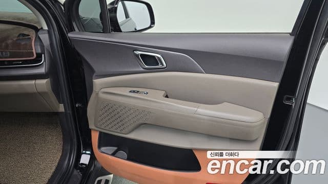 Kia Carnival 2023 — Şəkil 15/32