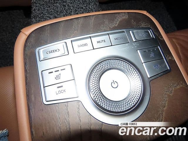 Genesis G80 2022 — Photo 16/20