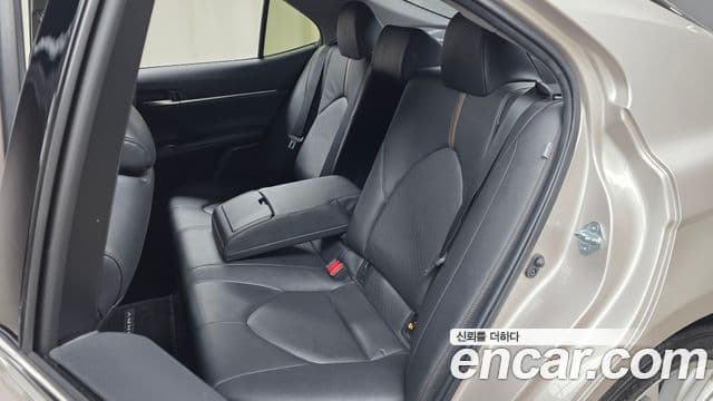 Toyota Camry 2019 — Фото 12/20