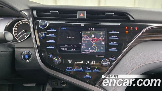 Toyota Camry 2019 — Фото 13/20