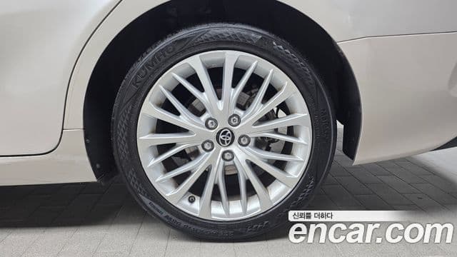 Toyota Camry 2019 — Photo 29/30