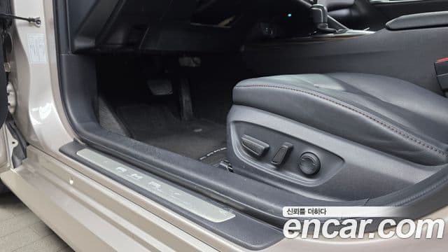 Toyota Camry 2019 — Şəkil 30/30