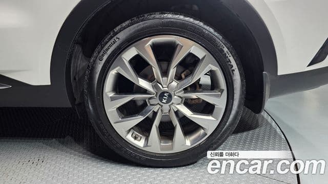 Kia Sorento 2021 — Şəkil 8/34