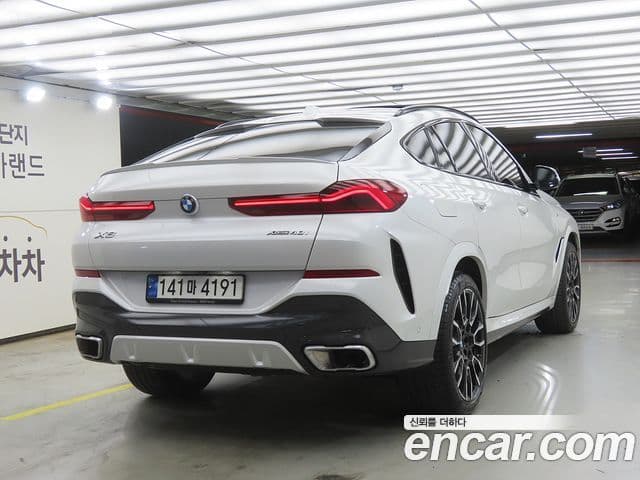 BMW X6 2023 — Photo 11/20