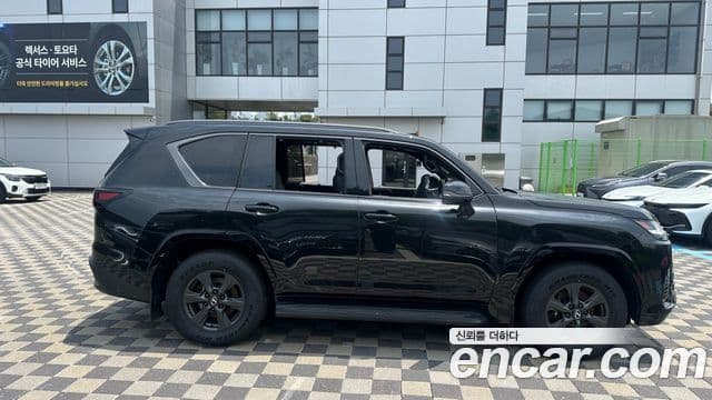 Lexus LX 2025 — Şəkil 9/15