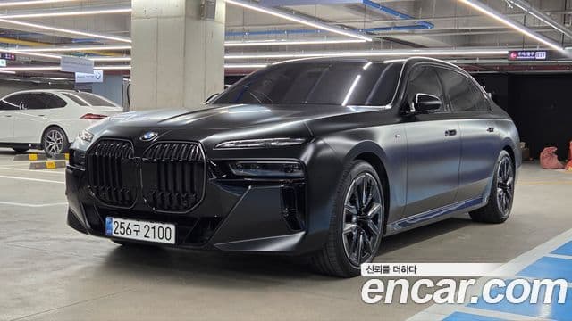 BMW 7 Series 2025 — Photo 4/20