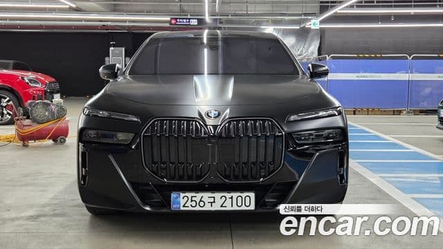 BMW 7 Series 2025 — Photo 16/20