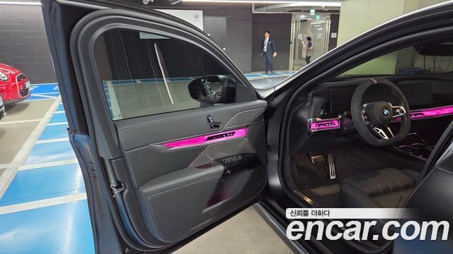 BMW 7 Series 2025 — Photo 9/20