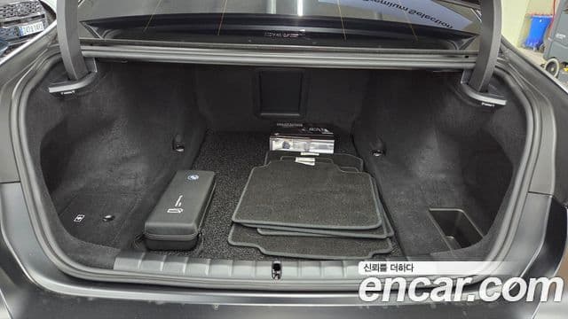 BMW 7 Series 2025 — Photo 2/20