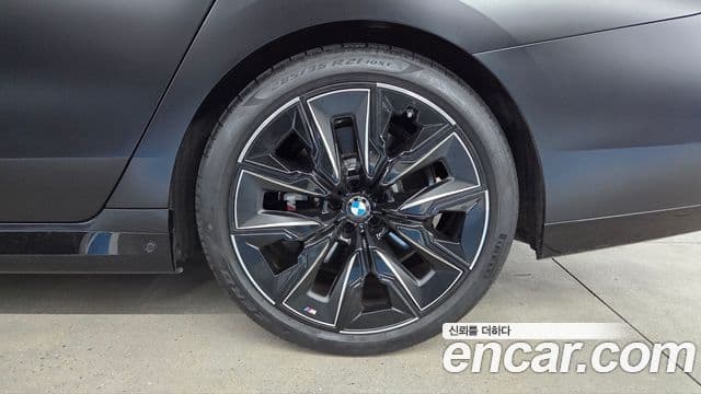 BMW 7 Series 2025 — Photo 13/20
