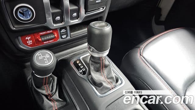 Jeep Wrangler 2021 — Photo 14/30