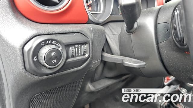 Jeep Wrangler 2021 — Photo 23/30