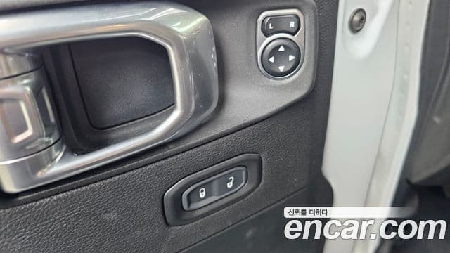Jeep Wrangler 2021 — Photo 30/30